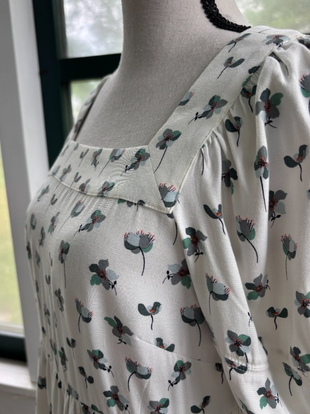 LOFT Petite | White Floral Babydoll Mini Dress, Puff Sleeves & Pockets | Size XS - Picture 2 of 6